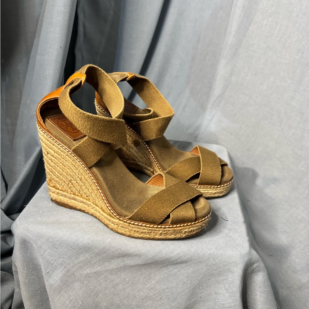 Tory Burch Elegant Brown Wedge Sandals